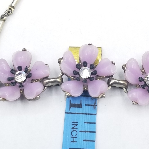 Vintage lavender floral lucite rhinestone necklace - Picture 3 of 6
